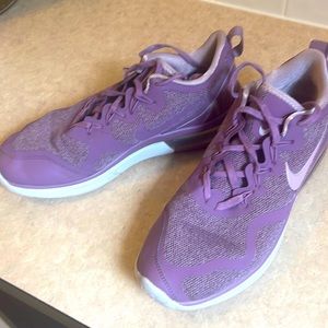 Air max purple tennis shoes women’s 9